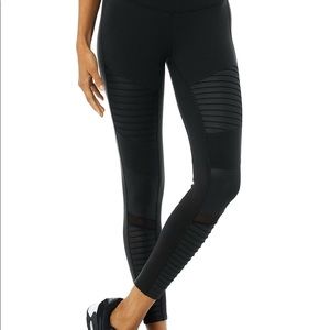Alo Yoga 7/8 High-Waist Moto Leggings. Black. Size small. Brand new w/ tags on
